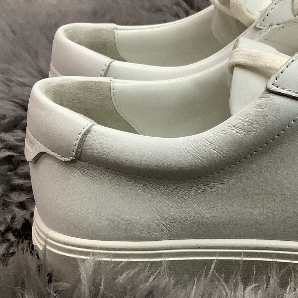 Saint Laurent | Women's Low Top Sneaker | White | Size 38 - Picture 4 of 8